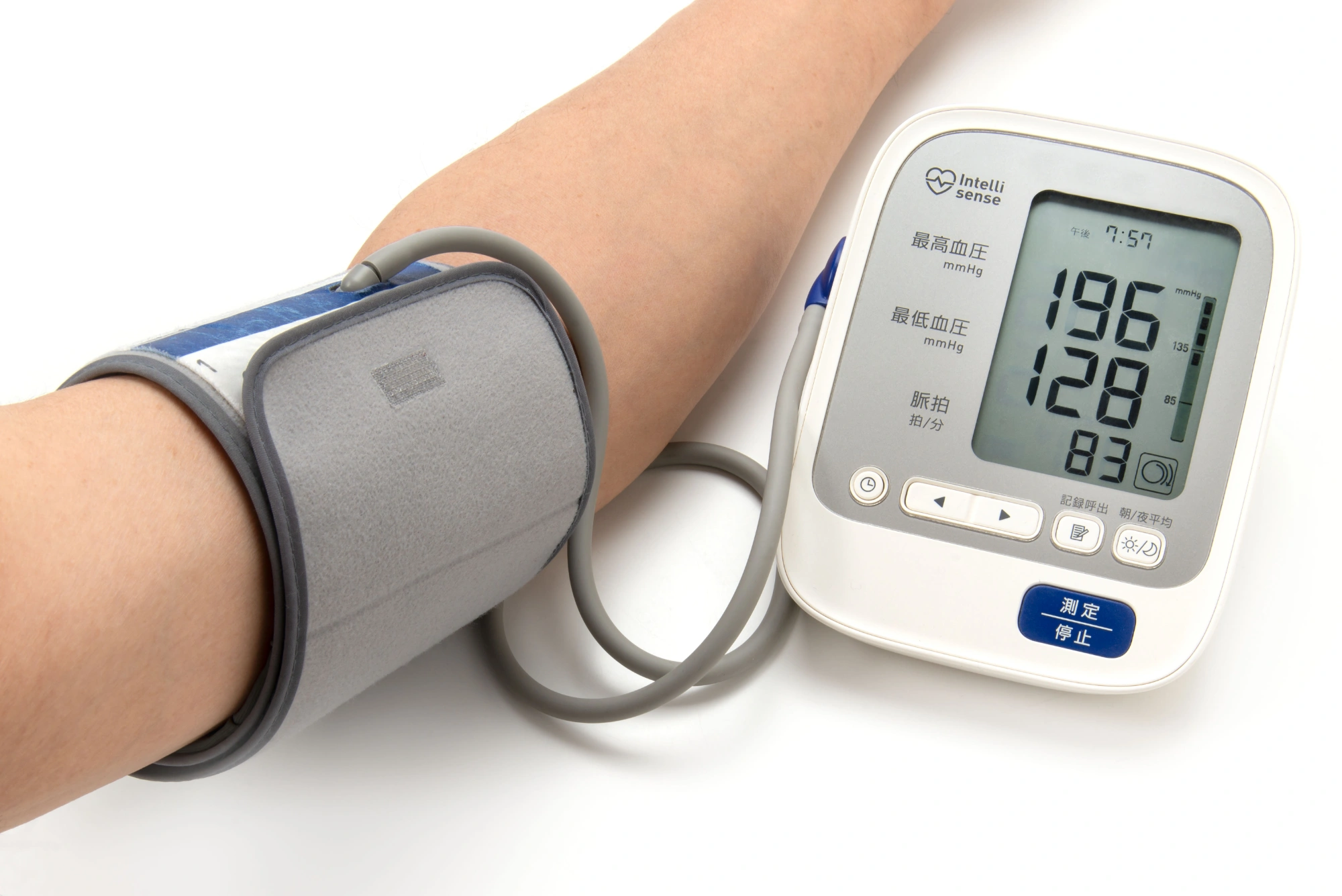 血圧を測る人